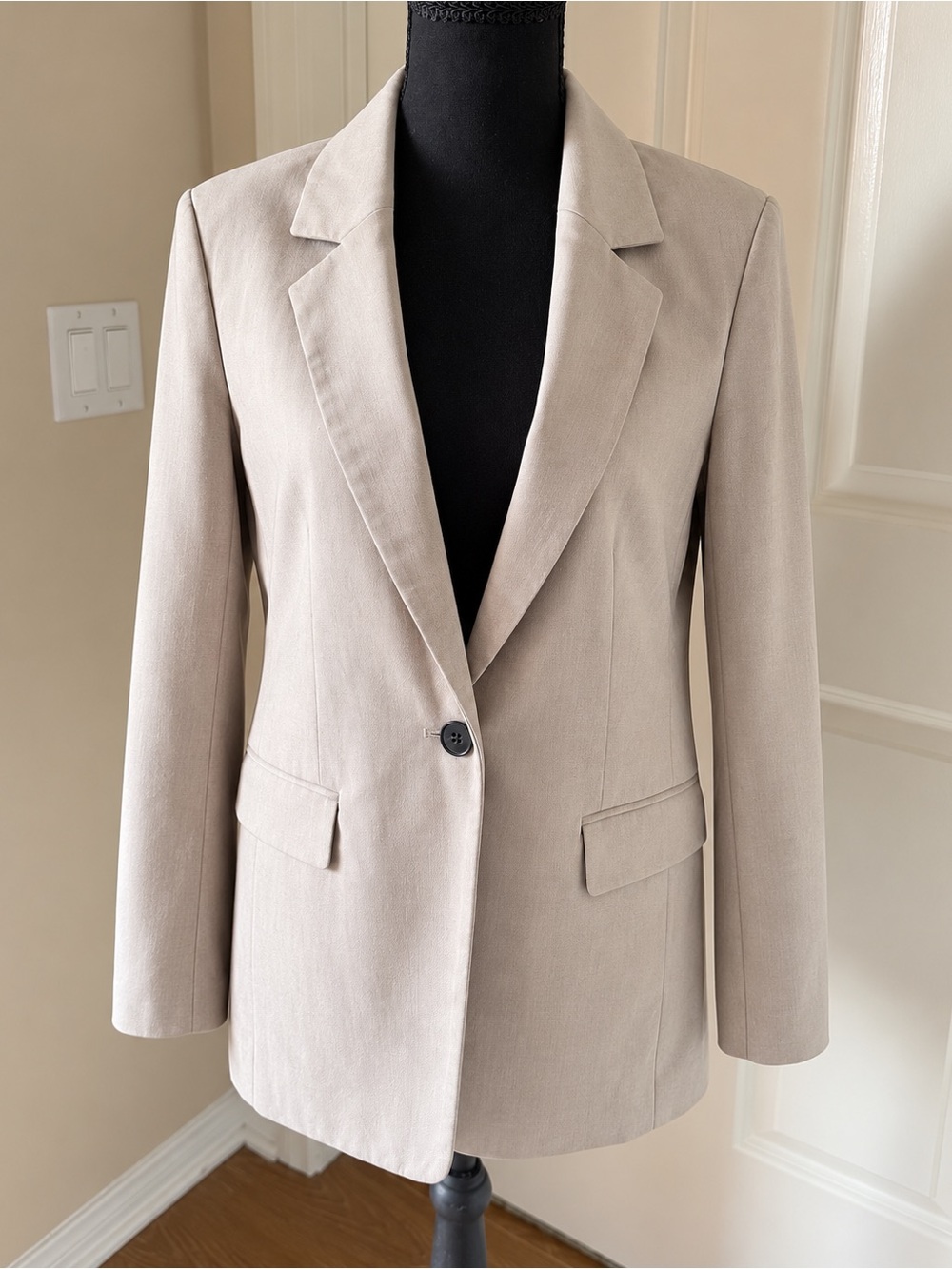 H&M Women's Single-Button Blazer in Light Beige